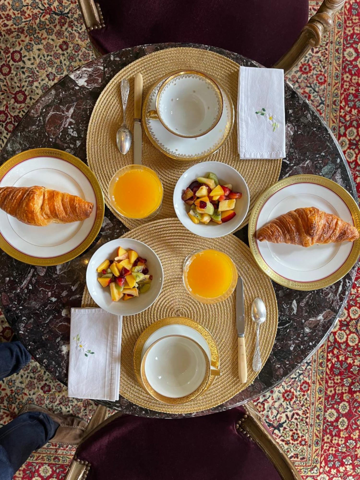 Castel Saint-Leonard Bed & Breakfast Falaise  Bagian luar foto
